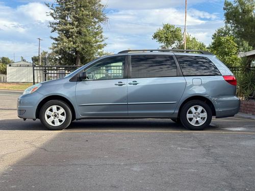 2004 Toyota Sienna — photo 14