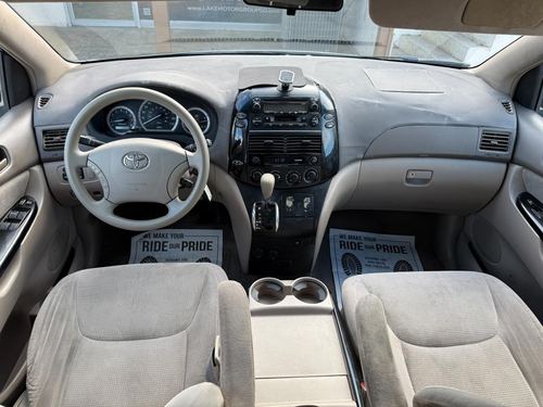 2004 Toyota Sienna — photo 17