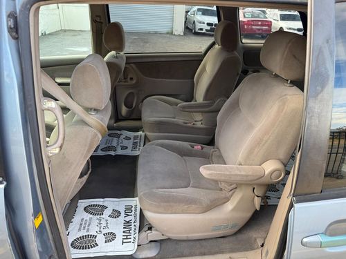 2004 Toyota Sienna — photo 18