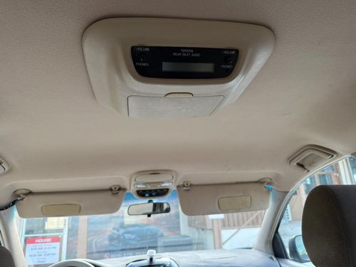 2004 Toyota Sienna — photo 29