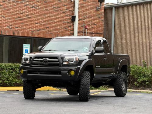 2010 TOYOTA TACOMA — photo 2