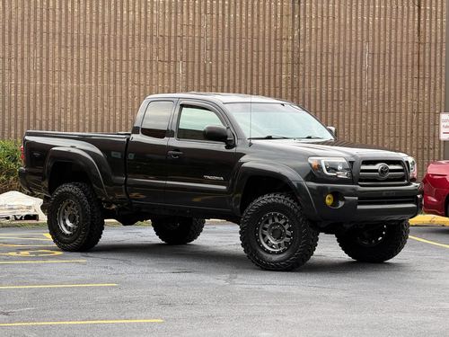 2010 TOYOTA TACOMA — photo 4