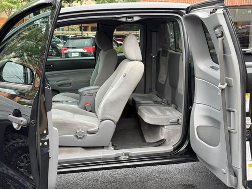 2010 TOYOTA TACOMA — photo 7