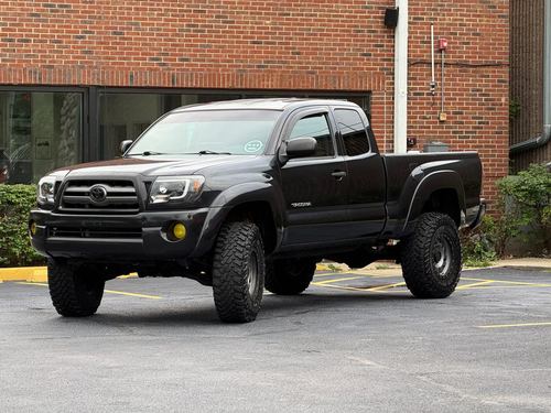 2010 TOYOTA TACOMA — photo 16