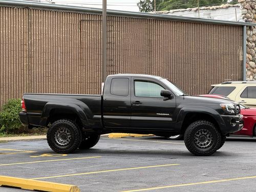 2010 TOYOTA TACOMA — photo 19