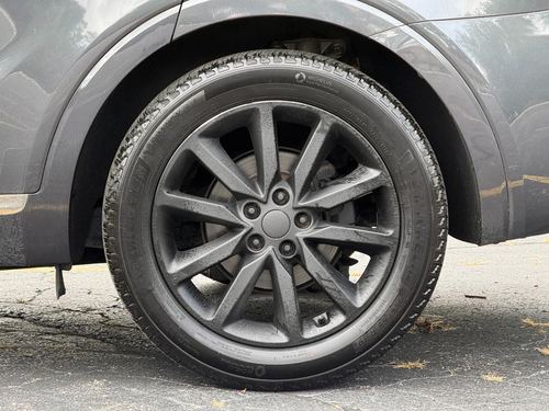 2016 Kia Sorento — photo 32