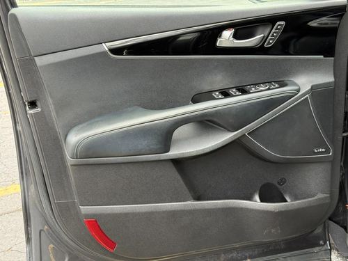 2016 Kia Sorento — photo 38