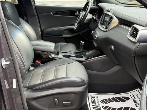 2016 Kia Sorento — photo 40