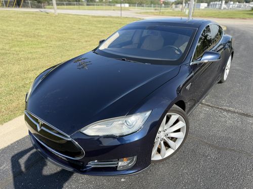 2013 Tesla S P85
