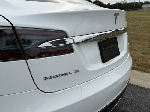 2014 Tesla S85 — photo 13