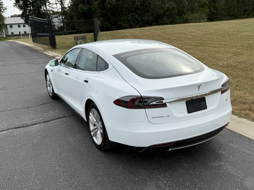2014 Tesla S85 — photo 14