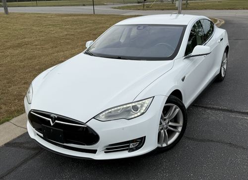 2014 Tesla S85 — photo 20