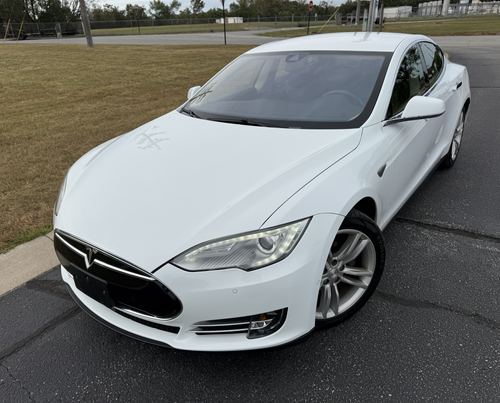 2014 Tesla S85 — photo 22