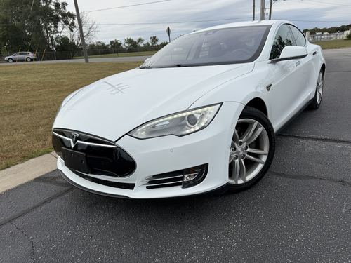 2014 Tesla S85 — photo 23