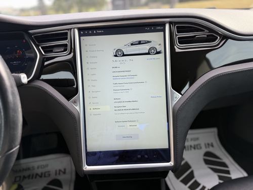 2014 Tesla S85 — photo 28