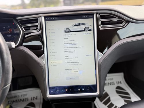 2014 Tesla S85 — photo 29