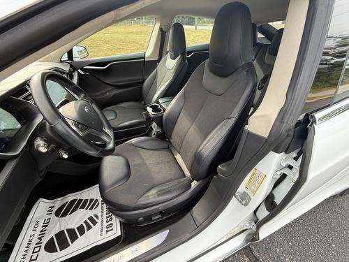 2014 Tesla S85 — photo 36