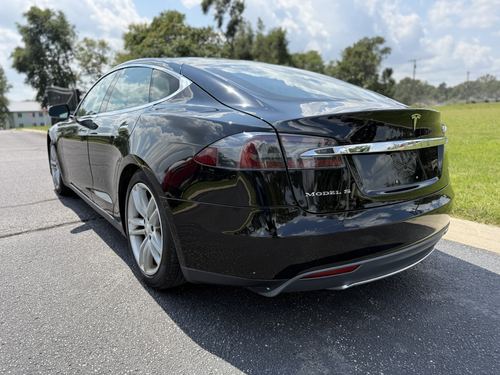 2014 Tesla S 85 — photo 15