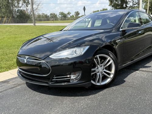 2014 Tesla S 85 — photo 17