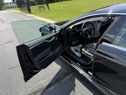 2014 Tesla S 85 — photo 33
