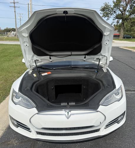 2014 Tesla S85 — photo 30