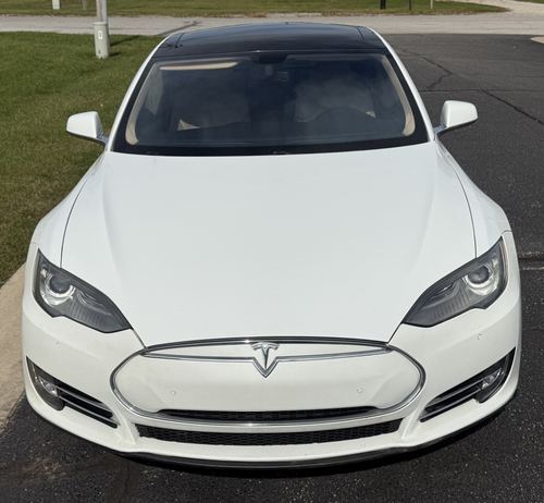 2014 Tesla S85 — photo 3