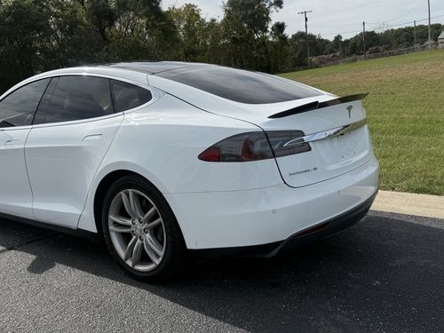2014 Tesla S85 — photo 7