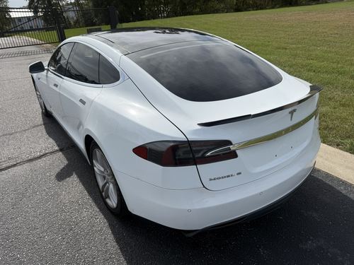 2014 Tesla S85 — photo 8