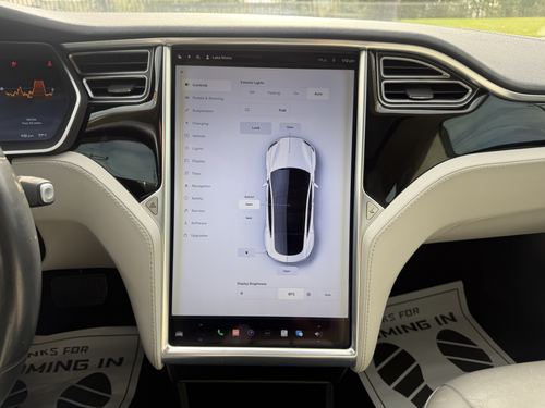 2014 Tesla S85 — photo 20