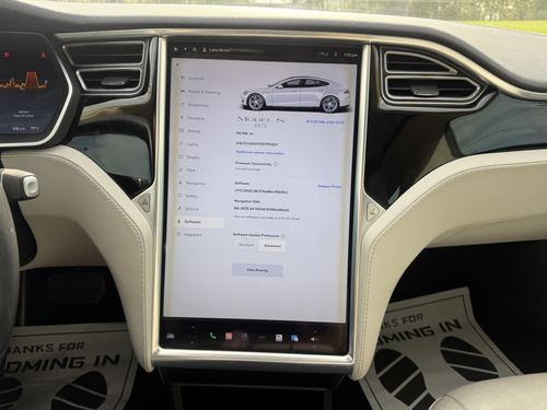 2014 Tesla S85 — photo 21