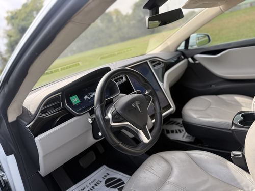 2014 Tesla S85 — photo 14