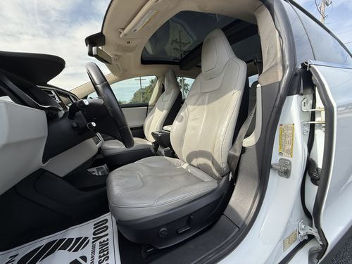 2014 Tesla S85 — photo 18