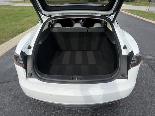 2014 Tesla S85 — photo 33