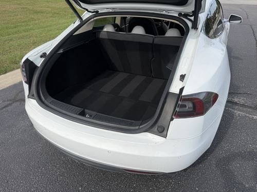 2014 Tesla S85 — photo 36