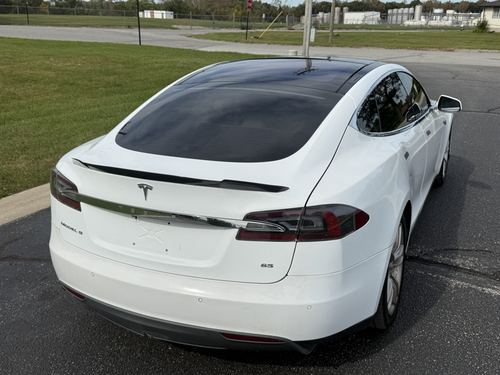 2014 Tesla S85 — photo 40