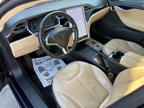 2014 Tesla S85 — photo 17