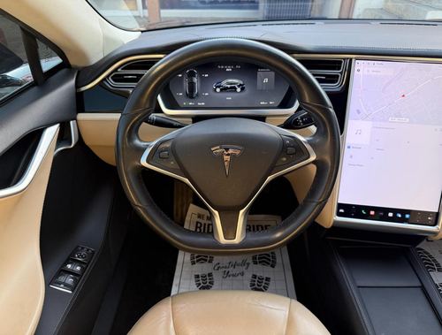 2014 Tesla S85 — photo 18