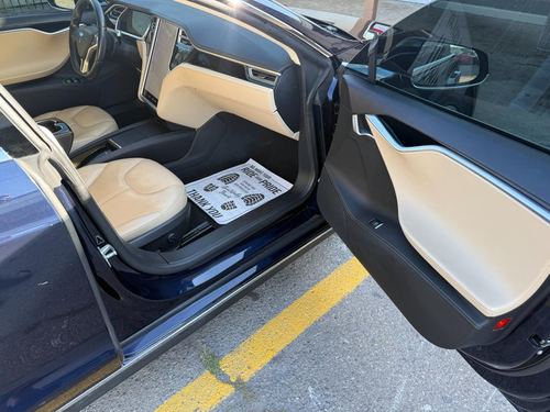 2014 Tesla S85 — photo 27