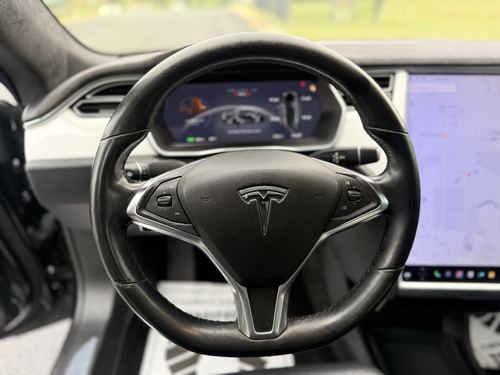 2015 Tesla S P85D — photo 29