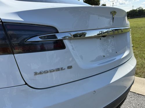 2015 Tesla S70D — photo 10