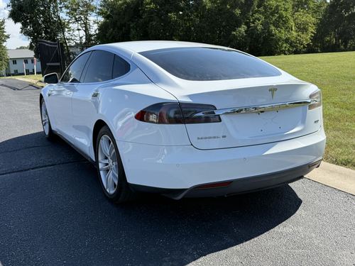 2015 Tesla S70D — photo 13