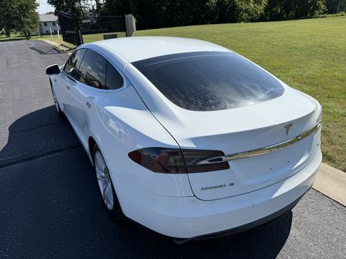 2015 Tesla S70D — photo 14
