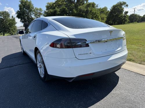 2015 Tesla S70D — photo 15