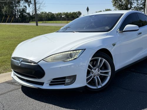 2015 Tesla S70D — photo 18