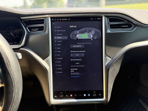 2015 Tesla S70D — photo 25