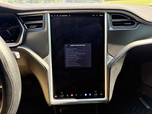 2015 Tesla S70D — photo 27