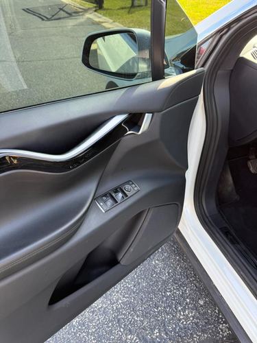 2017 Tesla X75D 90D — photo 29