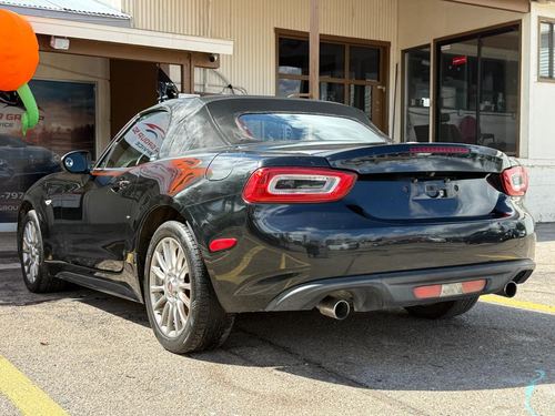 2017 Fiat 124 Spider — photo 15