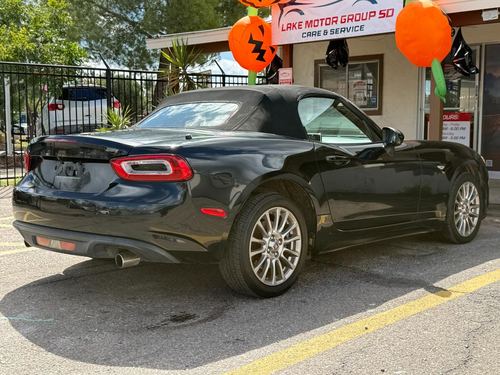 2017 Fiat 124 Spider — photo 12