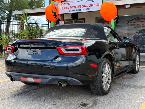 2017 Fiat 124 Spider — photo 13